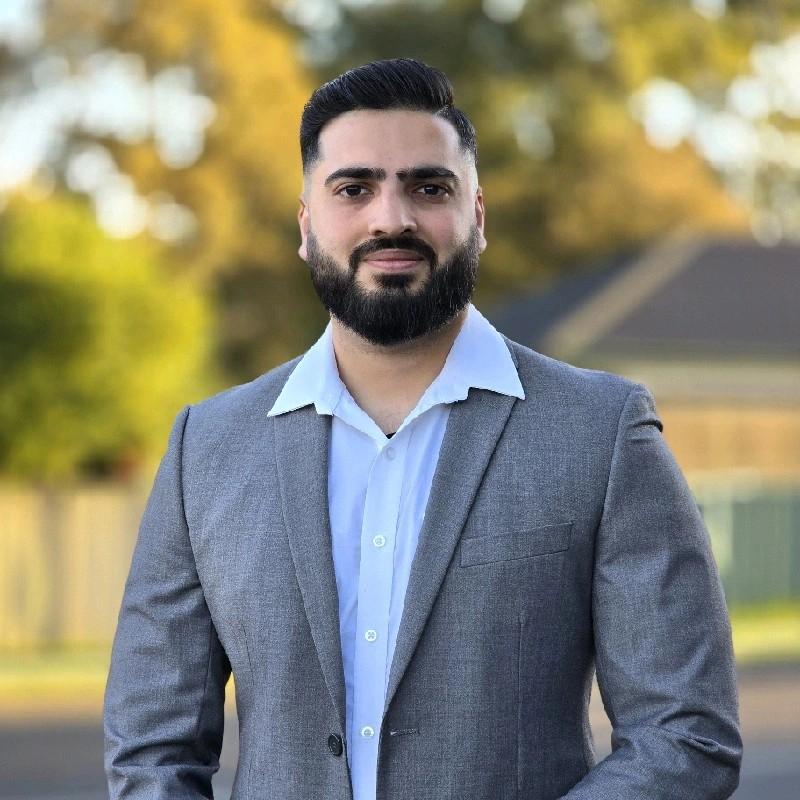 Portrait of Shoaib Shafiq, Co-founder of Difinity